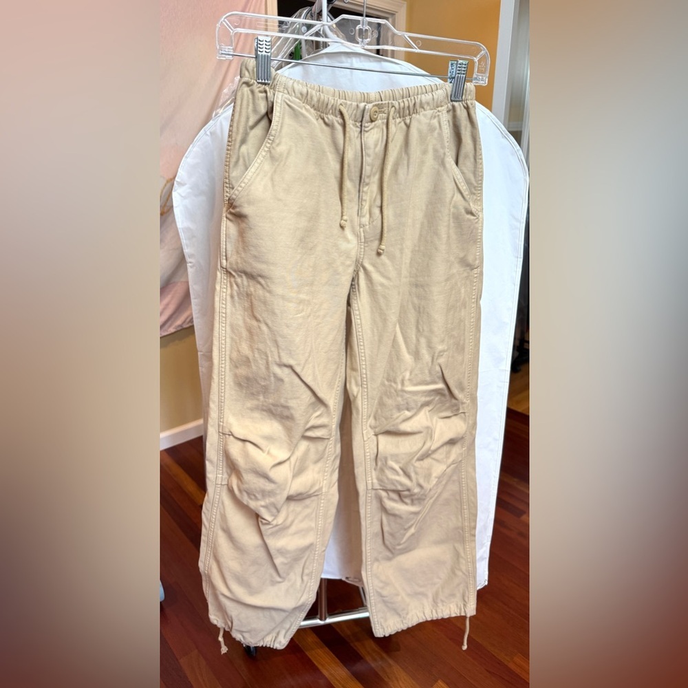 Aritzia TNA Cache Cargo Pants Beige